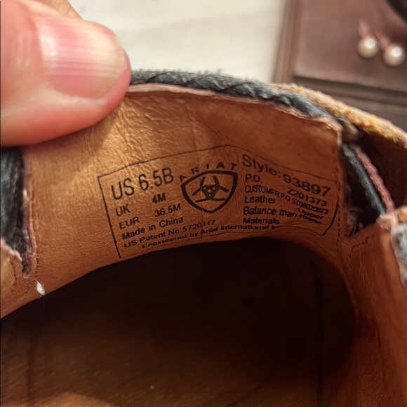 Women’s Ariat Brown Leather Tassel Clogs - Picture 4 of 8